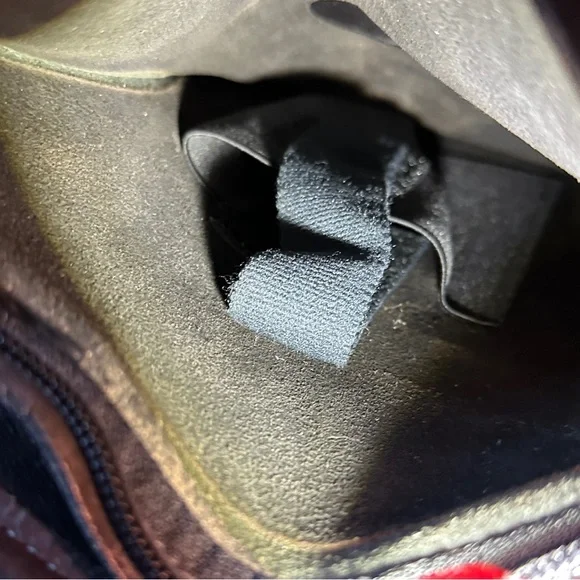 Galco Meridian Hobo Holster Shoulder Bag Glove-Tanned Leather, Concealed Carry - Picture 8 of 9